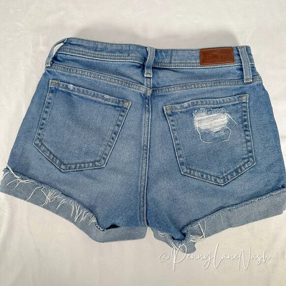 Hollister High-Rise Distressed Button Fly 3" Mom Shorts Size 27 - Picture 4 of 10